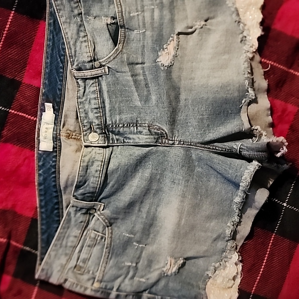 Torrid 22W Jean Shorts with lace details.